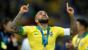 Dani Alves, mejores defensas brasileños, Brasil
