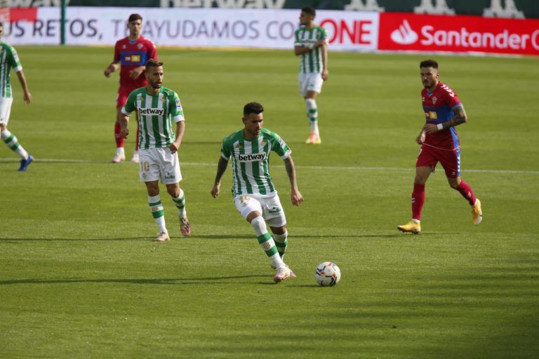 Antonio Sanabria anotó en victoria del Betis