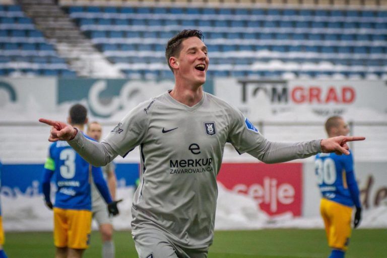 Vombergar sigue bombardeando redes en Eslovenia