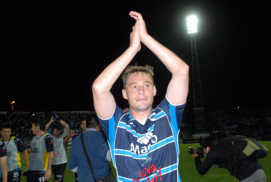 Sebastián Sánchez, Gimnasia de Jujuy, Gimnasia de Mendoza, Chacras de Coria, Luján de Cuyo, Desamparados de San Juan, Atlético de Rafaela, Khaitan SC, Kuwait