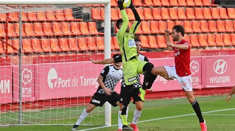 Ezequiel Muth, River Plate, Al Hilal United, Málaga, AC Milan, UD Horta, Mons Calpe, Villacarrillo, Platense