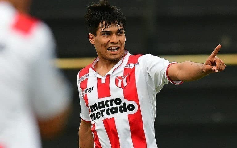 El director deportivo de River Plate confirma el interés en Matías Arezo