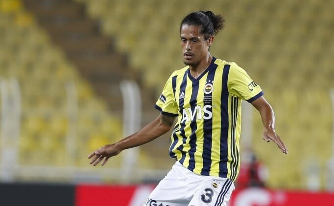 Mal momento futbolístico de Mauricio Lemos en Fenerbahçe