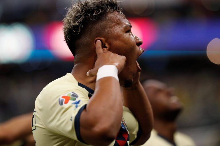 Boca sigue insistiendo por Roger Martínez