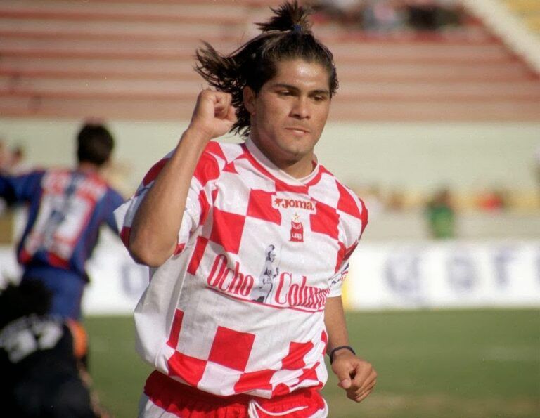 Reinaldo Navia volverá a las canchas para el 50 aniversario de Los Tecos