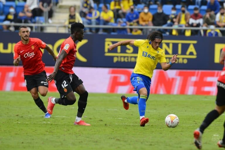 Alfonso Espino, un lateral izquierdo con números de Selección