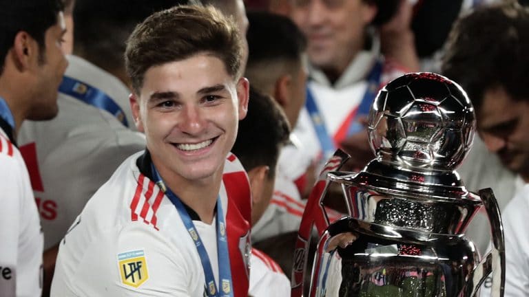 ¿Sigue Julián Álvarez en River o se muda a Europa?