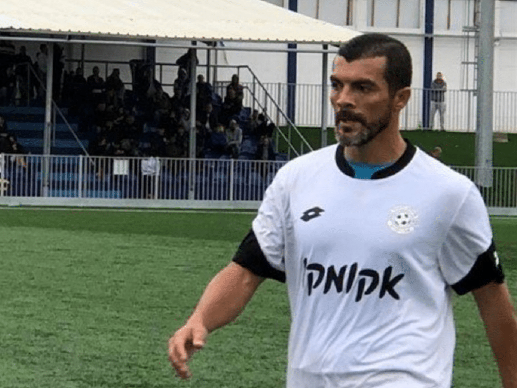 Carlos Alberto Chacana, Hapoel Nazareth Illit, Hapoel Ashkelon, Hapoel Kfar Saba, Kiryat Shmona, Hapoel Ramat Gan, Hapoel Kfar Shalem, Ironi Or Yehuda, Hapoel Kiryat Ono, FC Hamakhtesh, Beitar Ramat Gan, San Martín de Tucumán, River Plate, Argentinos por el mundo