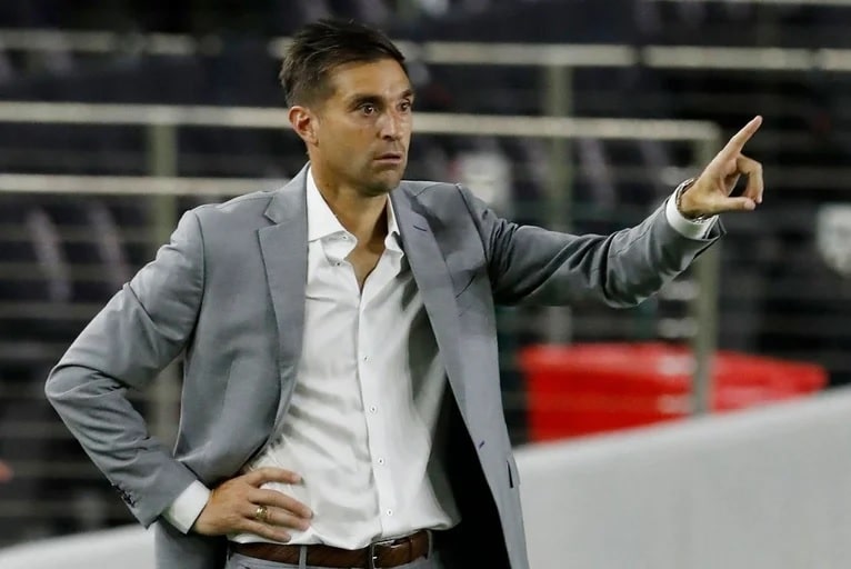 ¿Por qué Diego Alonso reservó a estos 50 futbolistas?