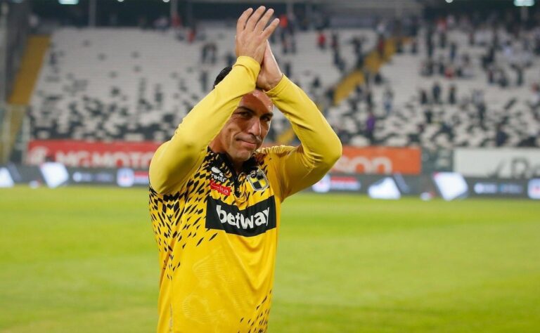 Esteban Paredes se despidió de Coquimbo Unido