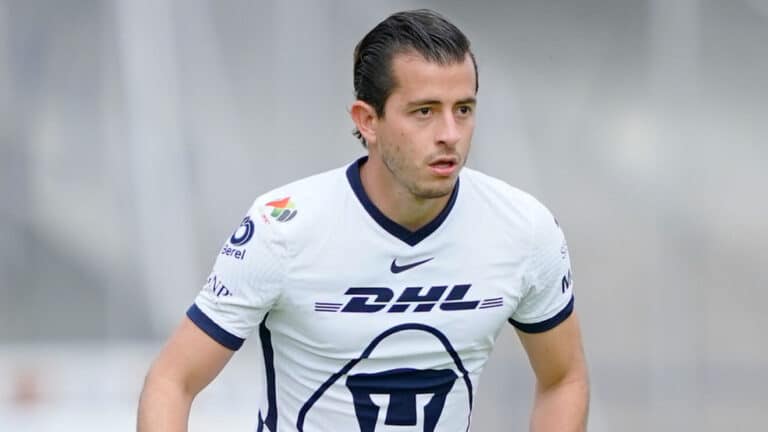 ¿Qué pediría Pumas a Chivas por la llegada de Alan Mozo?