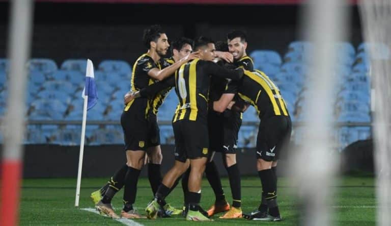Peñarol cerró el Intermedio con una victoria