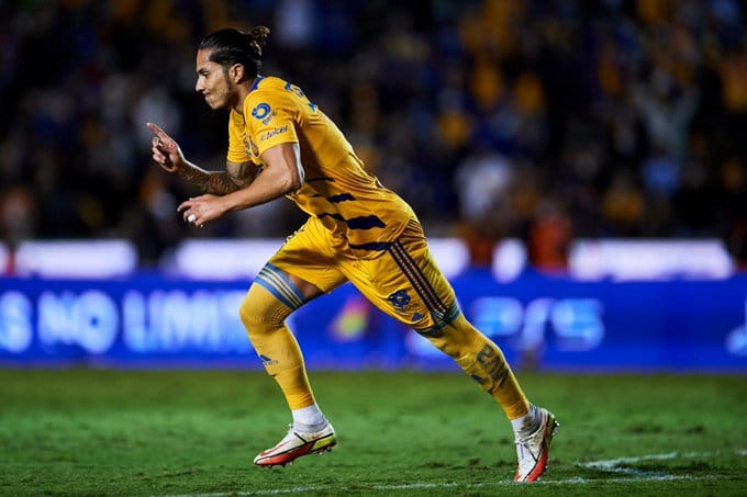 ¿Carlos Salcedo de regreso a la Liga MX? Los clubes que podrían ficharlo