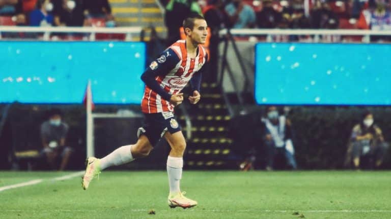 Sebastián Pérez-Bouquet, el jugador que pide la afición de Chivas