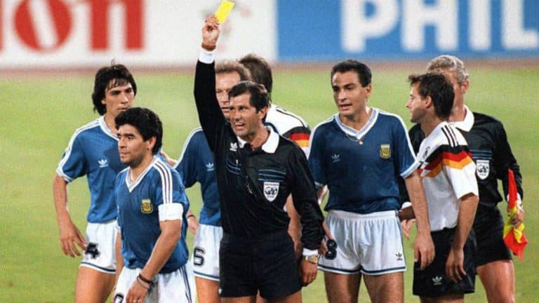 Momentos inolvidables del Mundial: La Argentina de Maradona es abucheada en Italia 1990