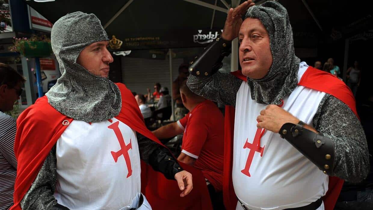 FIFA, Mundial de Qatar 2022, Ingleses sanción