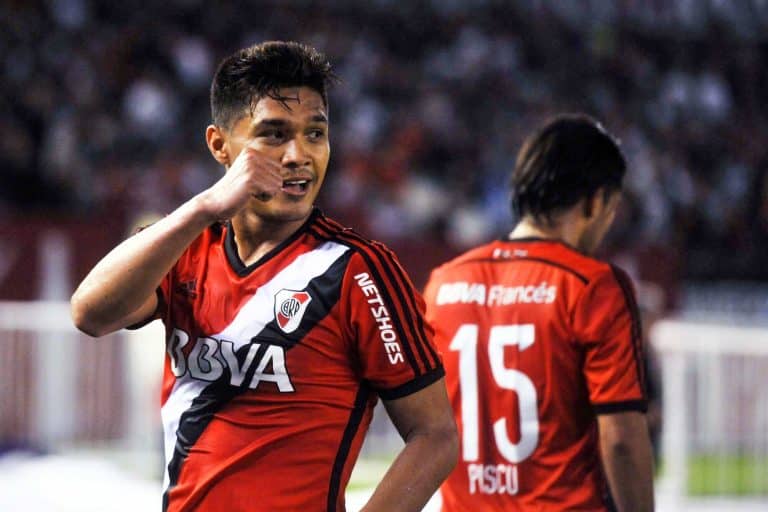 Teo Gutiérrez: entre rejas, desde el patio de una cárcel muestra su talento