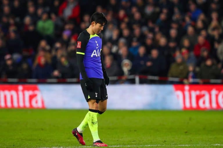 Kevin Mier hace renunciar a un trabajador del Tottenham