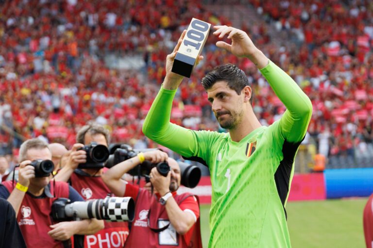¿Por qué Thibaut Courtois ha dejado Bélgica? Todos los motivos