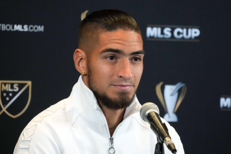 Cristian Arango se va de Pachuca y sigue los pasos de Messi