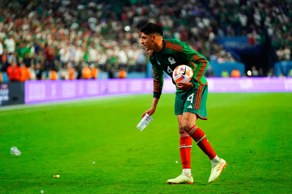 César Montes México Copa Oro