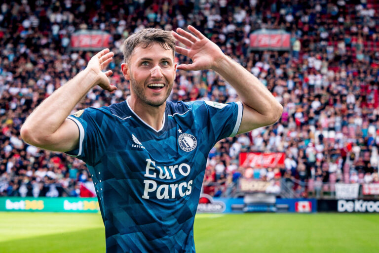 Santiago Giménez: ¿Cada cuántos minutos anota con el Feyenoord en Europa?