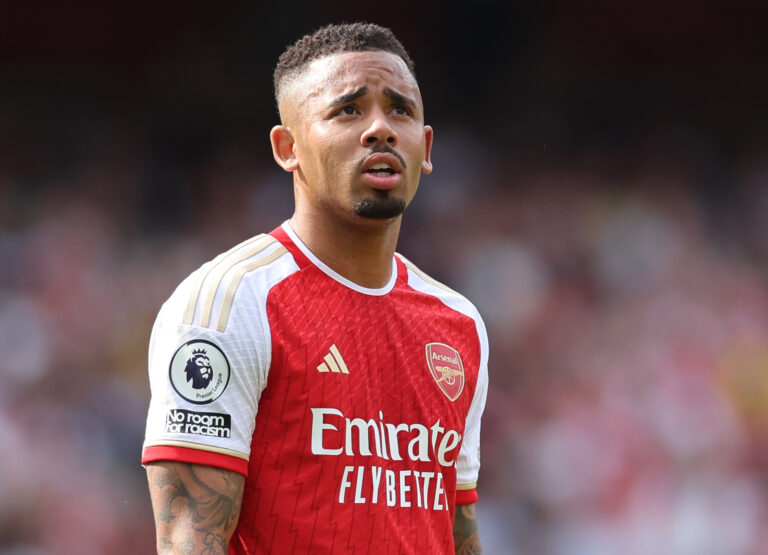 ¿Juega Gabriel Jesus hoy vs Manchester United en Premier?