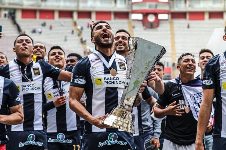 La POLÉMICA sobre la cantidad de títulos, ¿Alianza Lima tiene 25 o 26?