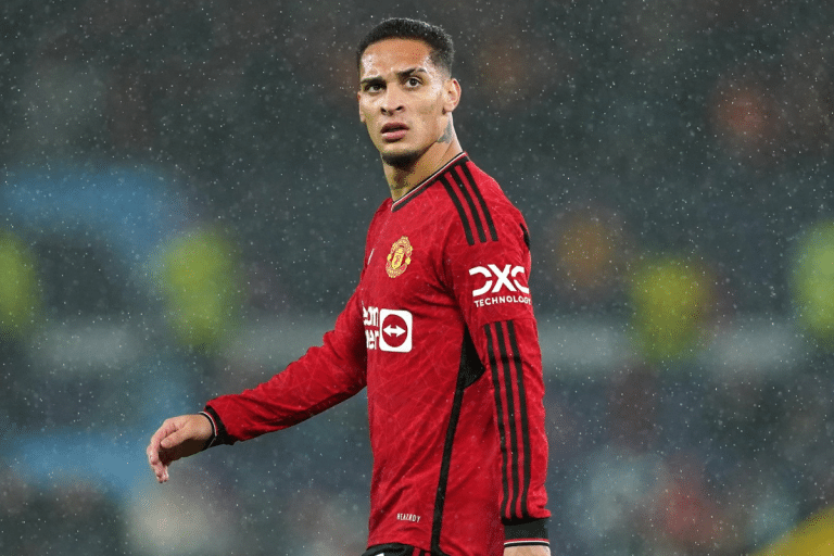 ¿Antony se queda sin club? Manchester United parece haber renunciado a uno de sus mayores fracasos