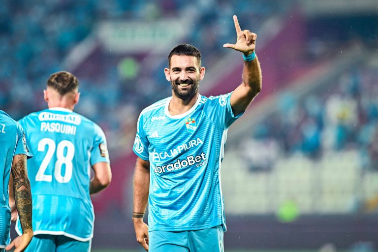 Martín Cauteruccio en Sporting Cristal: ¿El mejor delantero del mundo en 2024?