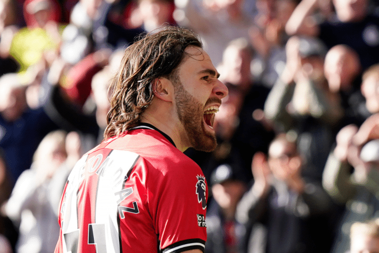 ¡La Premier League le sienta bien! Ben Brereton: el chileno que arrasa en Sheffield United, ¿debe volver a Villarreal?