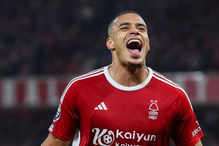 Murillo, el sólido central brasileño por el que pelean PSG y tres poderosos de Inglaterra