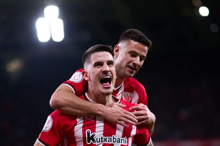 Los jugadores latinos que han ganado la Copa del Rey, ¿quiénes fueron los últimos en dar la vuelta olímpica?