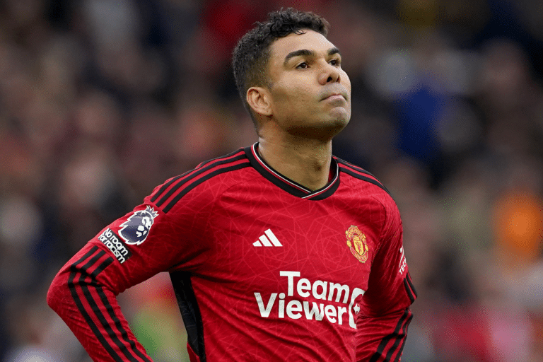 Éxodo en Old Trafford: Manchester United prepara una revolución con la salida de varios jugadores ¡Casemiro encabeza la lista!