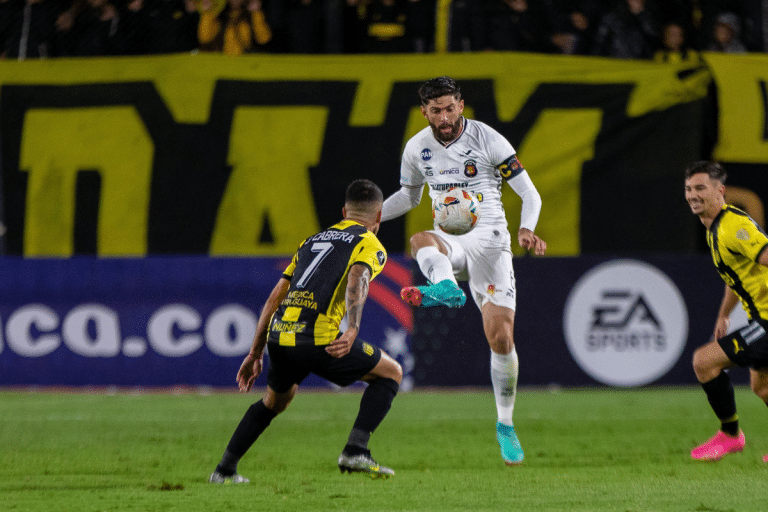 El historial de Caracas contra Peñarol: las estadísticas de los partidos oficiales y amistosos