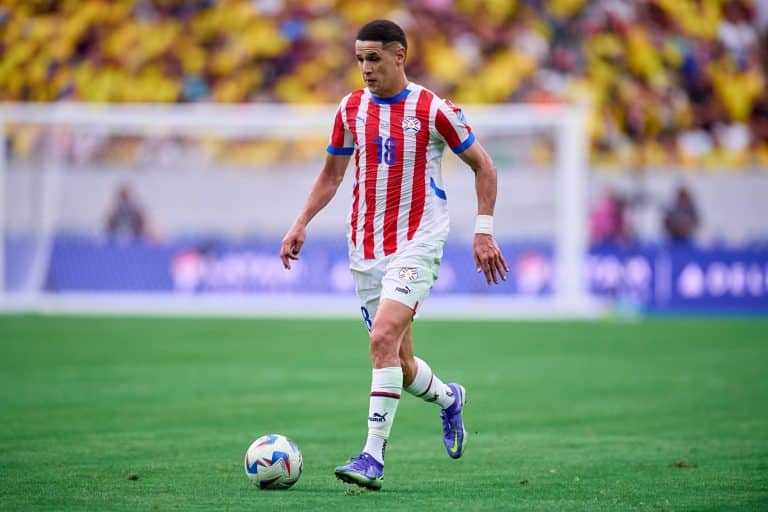 De vendedor ambulante a figura de la Selección Paraguay en la Copa América 2024: La inspiradora historia de Álex Arce