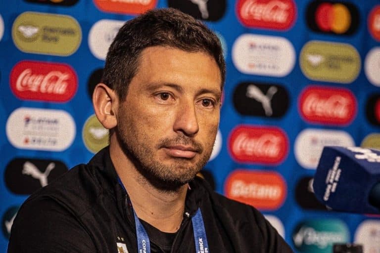 Quién es Diego Reyes, el discípulo de Marcelo Bielsa que dirigirá el “trascendental” partido de la Selección Uruguay vs Estados Unidos